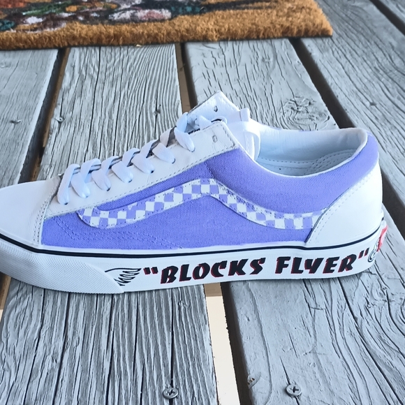 Vans - Picture 8 of 16